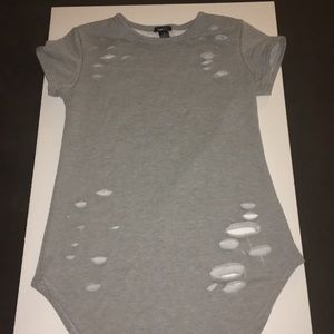 (M) “Holey” Gray High-Low T-shirt